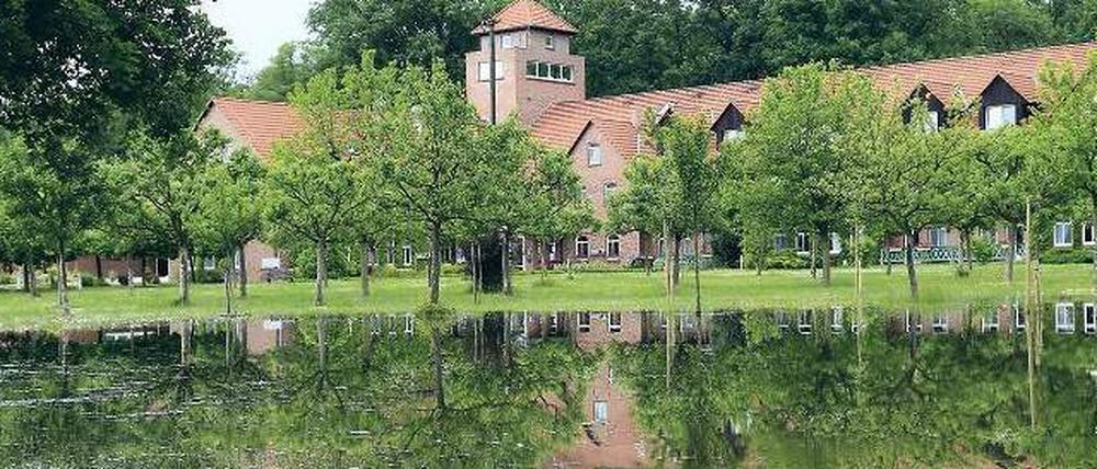 Das Hochwasser hat jetzt auch den Spreewald erreicht. Wer an diesem Wochenende Kahnfahren will, sollte zuvor den Veranstalter anrufen. Offiziell sind die Wasserwege gesperrt, doch die Kahn- und Fährleute überlegen noch, ob sie das Verbot befolgen.