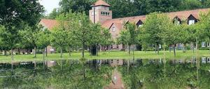 Das Hochwasser hat jetzt auch den Spreewald erreicht. Wer an diesem Wochenende Kahnfahren will, sollte zuvor den Veranstalter anrufen. Offiziell sind die Wasserwege gesperrt, doch die Kahn- und Fährleute überlegen noch, ob sie das Verbot befolgen. 