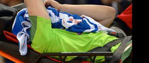Böses Ende. Kurz vor Spielschluss wurde Ivan Nincevic in ein Hamburger Krankenhaus abtransportiert.