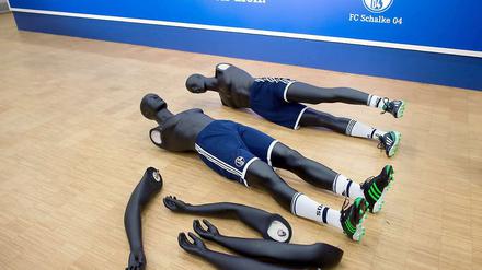 Zerlegt sich Schalke selbst? Oder wird der Klub nach einem Erfolg an diesem Samstag beim SC Freiburg bis in die Puppen feiern? 
