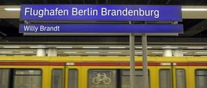 Wenn es nach Mehdorn ginge, würden im unterirdischen Flughafenbahnhof bald Züge mit Passagieren halten.