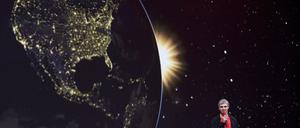 Larry Page stellt neue Google-Funktionen vor.