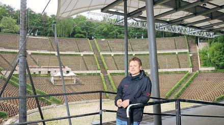 Steve Thiede, Techniker der Waldbühne, überwacht die Wartungsarbeiten. 