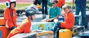 Kleiner Boxenstopp. Ab Sonntag findet auf dem Mehringdamm das Seifenkistenrennen statt. Für den normalen Verkehr sind die Straßen an diesem Wochenende nicht nur dort gesperrt.