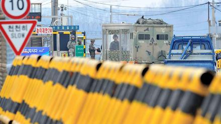 Nordkorea hat der Aufforderung des Südens zu Verhandlungen über die gemeinsame Industriezone Kaesong eine Absage erteilt - und riskiert damit das Aus für das Prestigeprojekt. 