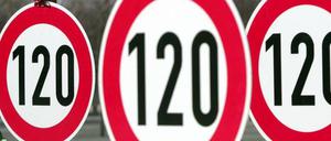SPD-Chef Gabriel fordert Tempolimit 120.