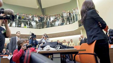 Der Medienandrang war groß zum Auftakt des Münchener Prozesses gegen Beate Zschäpe, mutmaßliches Mitglied der rechtsextremen Terrorgruppe NSU.