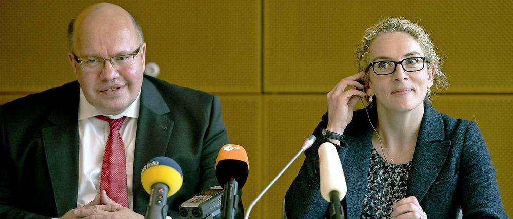 Peter Altmaier und Delphine Batho haben sich in Berlin als ein Herz und eine Seele präsentiert. Der Bundesumweltminister hatte seine französische Kollegin am Dienstagabend in seine Wohnung in Charlottenburg eingeladen und den ganzen Abend gepflegt französisch gestaltet. Als ehemaligem EU-Beamten ist Altmaier nicht nur auf deutsch und englisch verhandlungssicher sondern auch auf französisch. 