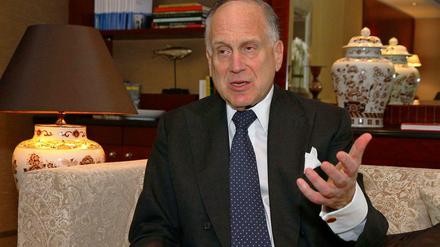 Ronald S. Lauder fordert von Ungarns Regierung mehr Engagement im Kampf gegen Antisemitismus.