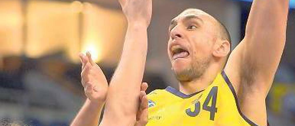 Hinter sich gelassen. Alba und Idbihi gehen mit neuem Mut in die Play-offs. Foto: Camera4