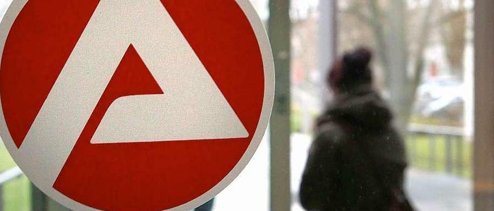 Die Bundesagentur für Arbeit will kranke Hartz IV-Empfänger strenger kontrollieren.