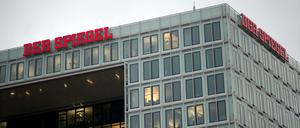 Der "Spiegel" könnte bald einen neunen Chefredakteur bekommen. Am Montag äußerte sich Geschäftsführer Ove Saffe zu den Gerüchten über einen angeblich anstehenden Wechsel. 