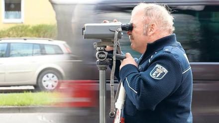 Gucken genau hin. Mit der groß angelegten Aktion will die Polizei auf die Gefährdung durch Raserei aufmerksam machen.