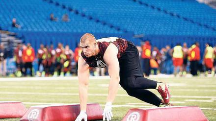 Der Berliner Björn Werner, 23, könnte als erster Deutscher überhaupt beim Draft der US-Profiliga NFL in der ersten Runde gewählt werden. Foto: AFP