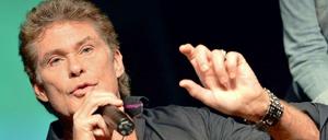 "DIe Mauer ist ein Symbol für verlorene Leben und gebrochene Herzen" - David Hasselhoff bei seiner Pressekonferenz in Berlin. 