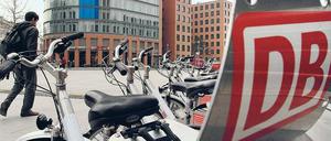 Nimm mich mit. Die Nachfrage nach den Rädern wie hier am Potsdamer Platz hat sich laut einer noch unveröffentlichten Auswertung inzwischen wieder berappelt, nachdem sie eingebrochen war.