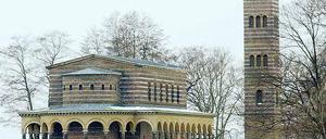 Am Strand der Havel. Die Sacrower Heilandskirche ist ein lohnendes Osterziel. Foto: p-a/Nestor Bachmann
