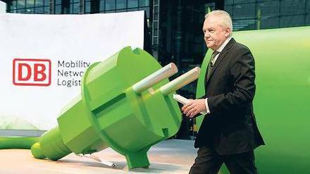 Umweltfreundlich. Bahn-Chef Rüdiger Grube hofft, mit Ökostrom mehr Fahrgäste gewinnen zu können. Der Konzern lässt sich diese Maßnahme einen mittleren zweistelligen Millionenbetrag im Jahr kosten. Die Preise sollen aber nicht steigen, versprechen die Manager des Unternehmens. 