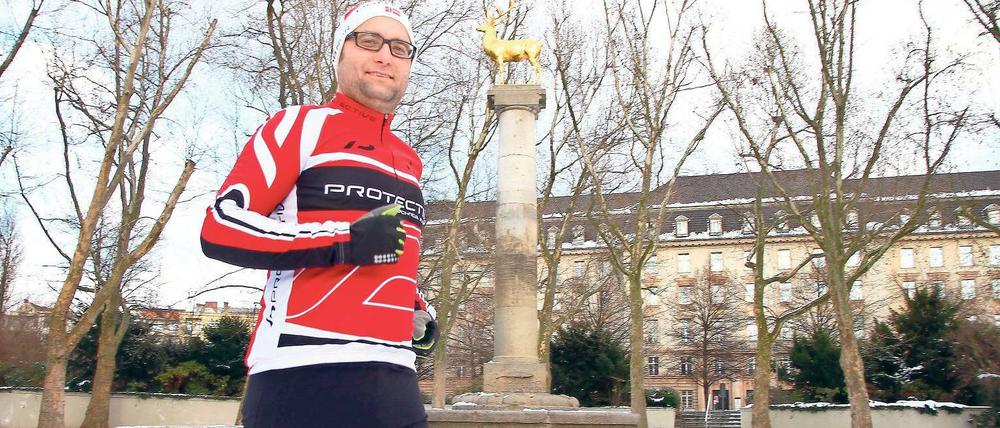 Silvio Buchholz hat es geschafft: Er hat beinahe 30 Kilo abgenommen und bewegt sich heute gern. Joggen im Volkspark Schöneberg gehört dazu.