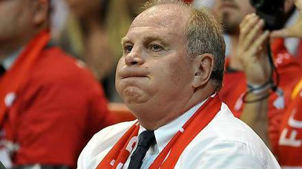 Uli Hoeneß, 61, ist seit 2009 Präsident des FC Bayern. Der langjährige Fußballmanager fördert die Professionalisierung der Bayern-Basketballer, die seit 2011 wieder in der Bundesliga sind.