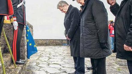 Gedenken im Bergdorf. Gauck, Napolitano in Sant'Anna di Stazzema. Foto: dpa