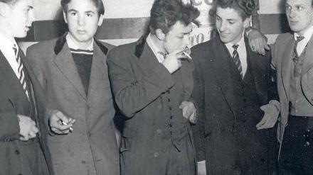 Kings of Cool. Englische Teddy Boys auf einer Tanzveranstaltung in den fünfziger Jahren. 