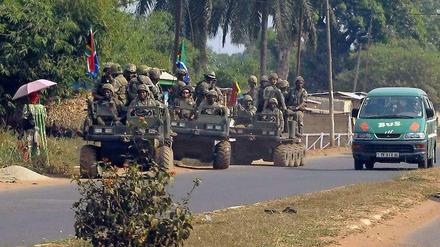 Nach monatelangem Konflikt mit der Regierung haben Rebellen in der Zentralafrikanischen Republik am Sonntag den Präsidentenpalast in der Hauptstadt Bangui eingenommen.