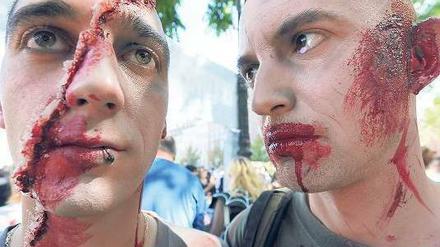 Das sind Zombis. Nicht im Bild: Piraten-Fraktionschef Christopher Lauer und Simon Kowalewski. 