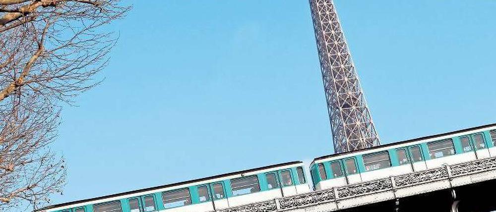 Schöner Zug. Die Metro gehört zu Paris wie die S-Bahn zu Berlin. Unter diesem Gesichtspunkt passen beide schon mal ganz gut zusammen. Fragt sich nur, ob der französische Staatskonzern RATP besser als die Deutsche Bahn arbeitet. Foto: AFP
