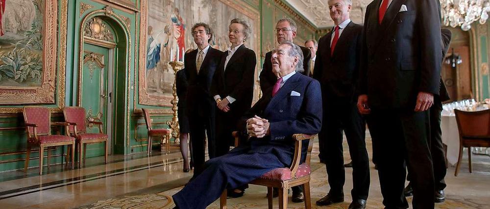 Berthold Beitz (sitzend) ist der Patriarch bei Thyssen-Krupp. 