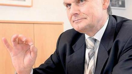 Kurt Blumenröder findet, Elektromobilität müsse in Berlin viel sichtbarer werden.