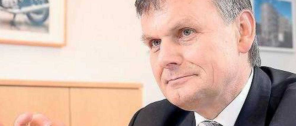 Kurt Blumenröder findet, Elektromobilität müsse in Berlin viel sichtbarer werden.