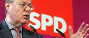 Steinbrück holt in Potsdam zum Rundumschlag aus.