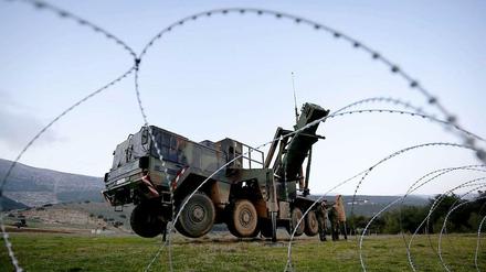 Mit Stacheldraht umzäunt ist die Stellung der Bundeswehr Patriot Abwehrstaffel im südtürkischen Kahramanmaras.