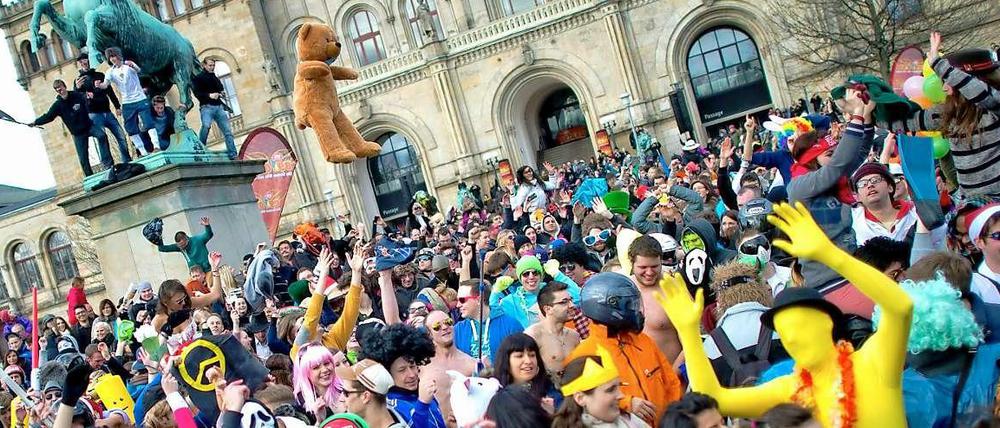 Der "Harlem Shake" geht um die Welt - und erreicht auch Berlin und Hannover. 
