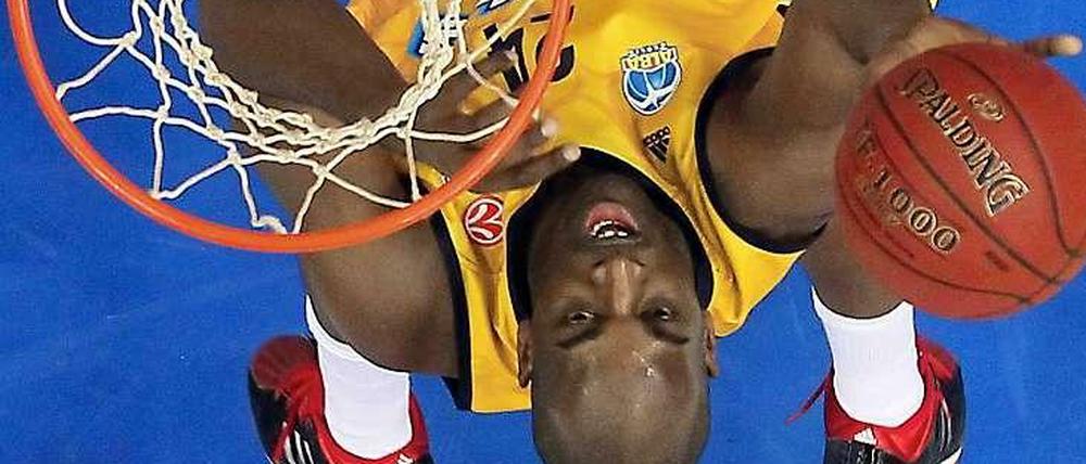 Schmeißt die Bälle an die Wand! Albas Ali Traoré konnte die Niederlage in Moskau nicht verhindern.