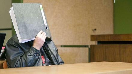 Der Mann war bereits 1999 wegen Kindesmissbrauchs in 23 Fällen zu einer langjährigen Haftstrafe verurteilt worden