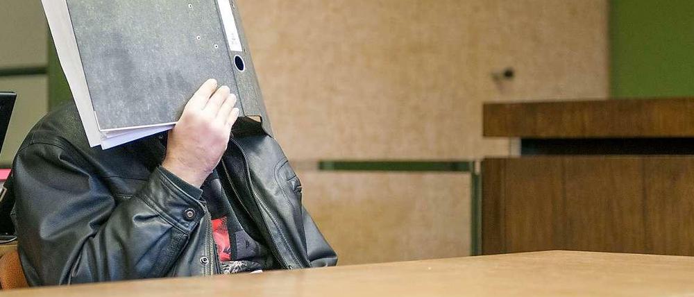 Der Mann war bereits 1999 wegen Kindesmissbrauchs in 23 Fällen zu einer langjährigen Haftstrafe verurteilt worden