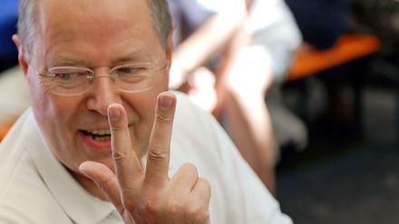 Peer Steinbrück will seine Kanzlerkandidatur mit einem Imagewechsel retten. In der Trinkhalle stellte er sein neues Konzept vor.