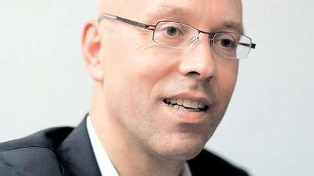 Jörg Asmussen, 1966 in Flensburg geboren, studierte unter anderem beim späteren Bundesbankpräsident Axel Weber Volkswirtschaftslehre. 2003 wurde das SPD-Mitglied Asmussen im von Hans Eichel geführten Finanzministerium Ministerialdirektor, damals der jüngste in der Regierung. 2008 wurde er Finanzstaatssekretär, seit Anfang 2012 ist Asmussen Mitglied im Direktorium der Europäischen Zentralbank (EZB). Foto: Reuters