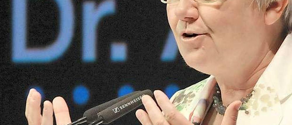 Bundesbildungsministerin Annette Schavan (CDU) spricht am 20.05.2012 in Erfurt bei der Preisverleihung zum Bundeswettbewerb "Jugend forscht".