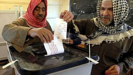 Ägypter bei der zweiten Abstimmungsrunde über das Verfassungsreferendum.