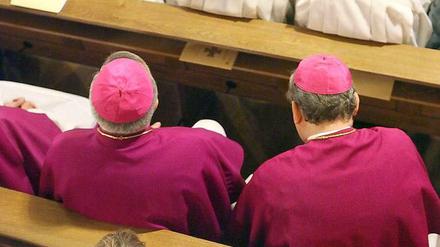 Machtfrage. Ob die Kirchenhierarchien zum Missbrauch beigetragen haben, das soll der Kriminologe Christian Pfeiffer nun doch nicht mehr beantworten – der spricht von Zensur und will ein eigenes Gutachten erstellen. W]