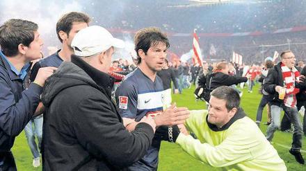 Lewan Kobiaschwili, 35, spielte in der Bundesliga für Freiburg und Schalke. Ende 2009 wechselte der Georgier zu Hertha BSC und stieg am Saisonende ab. Auf den direkten Wiederaufstieg folgte der erneute Abstieg nach dem Skandalspiel in Düsseldorf. 