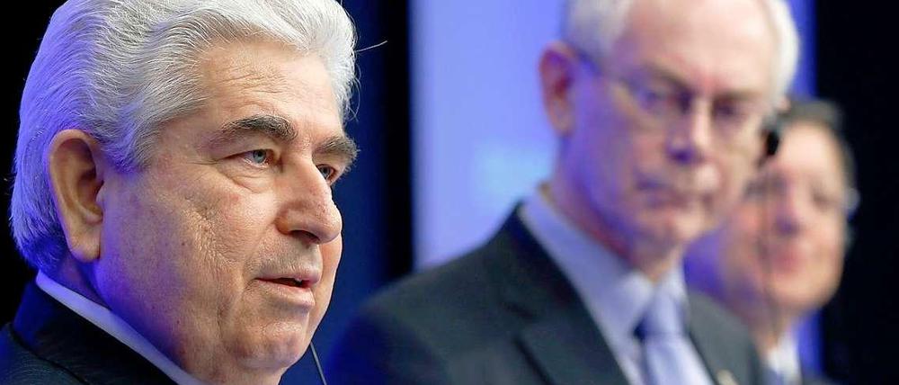 Zyperns Präsident Christofias, EU-Ratspräsident Van Rompuy and EU-Kommissionspräsident Barroso bei einer Pressekonferenz nach einem Gipfel der EU-Regierungen in Brüssel.