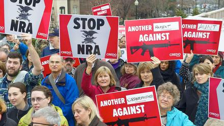 Seit dem Amoklauf von Newtown fordern Gegner der NRA so deutlich wie nie zuvor ein verschärftes Waffenrecht.