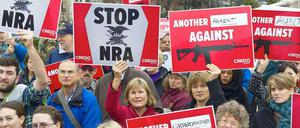 Seit dem Amoklauf von Newtown fordern Gegner der NRA so deutlich wie nie zuvor ein verschärftes Waffenrecht.