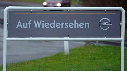 Dieses Schild steht am Opel-Werk in Bochum.