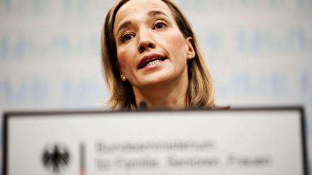 Quotenlos glücklich. Familienministerin Kristina Schröder will mit dieser Liste auch ohne Gesetz Druck ausüben.