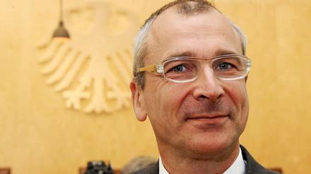 Der Parlamentarische Geschäftsführer der Grünen-Bundestagsfraktion, Volker Beck, ist skeptisch gegenüber einem neuen NPD-Verbotsverfahren.